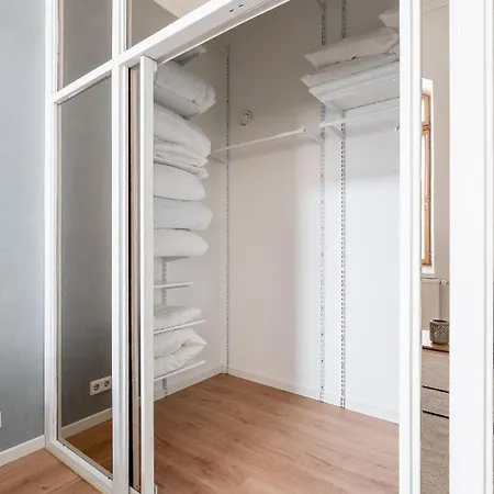 Historical Loft With Sauna & Free Parking, Hosts Up To 7 Guests - Hosted By 2ndhomes Huoneisto